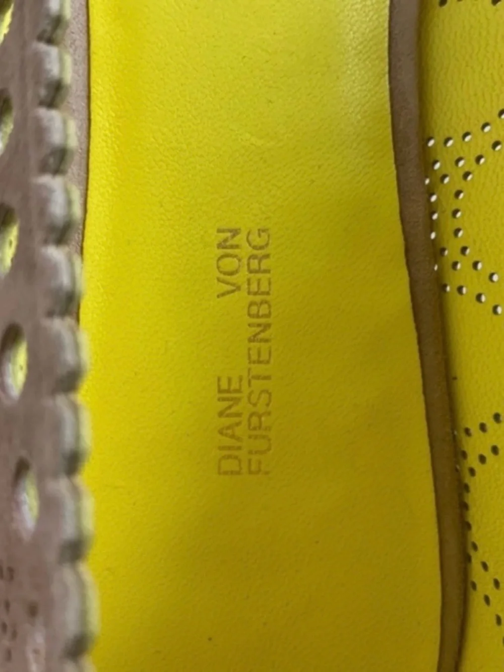 Diane Von Furstenberg Corolla Suede Laser Cut Round Toe Ballet Flat In Tan Sz 38